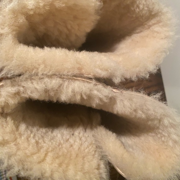 *RARE* UGG Australia Bailey Button Triplet Size 8 - Picture 13 of 14